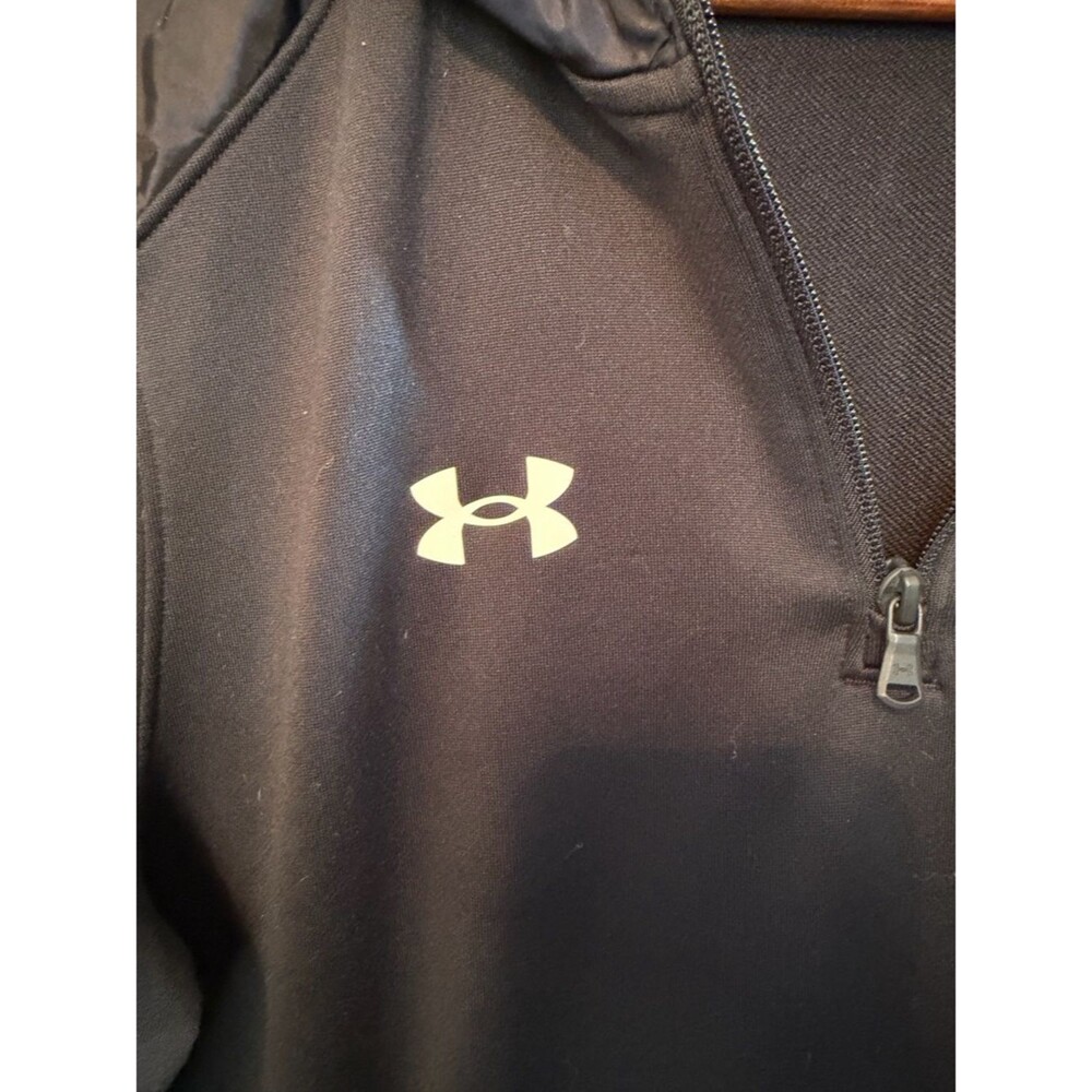 Jordan Men’s Black Short-Sleeve Hooded Performance Jacket - Picture 2 of 5